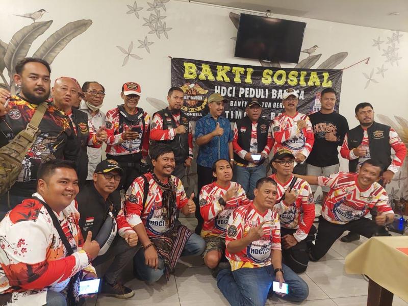 Wali Kota Kupang Jefri Riwu Kaho menerima rombongan Touring Harley Davidson Club Indonesia (HDCI) yang melakukan baksos dengan membantu 2 ton beras untuk masyarakat Kota Kupang yang terdampak Covid-19.
