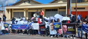 Aksi demo Simpatisan Jeriko di depan Hotel Bahagia II menentang aksi balas dendam Leonardus Lelo memecat sejumlah Ketua PAC di sejumlah kabupaten di daratan Timor.