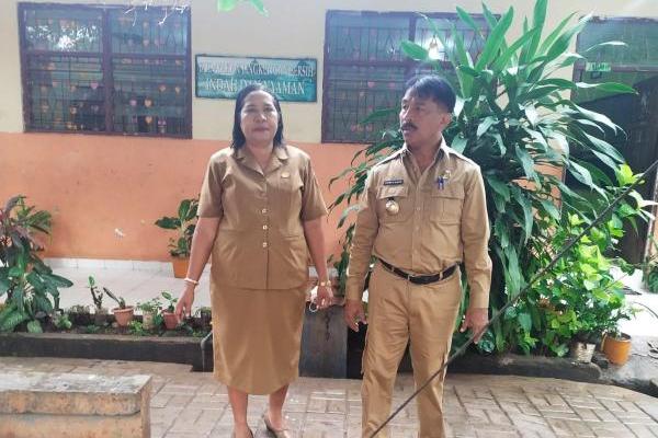  Pj Wali Kota Kupang Cek Kebersihan di SD Inpres Labat 