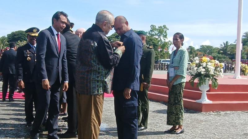 Gubernur NTT Terima Medal Of Merit dari Presiden Ramos Horta saat HUT RDTL