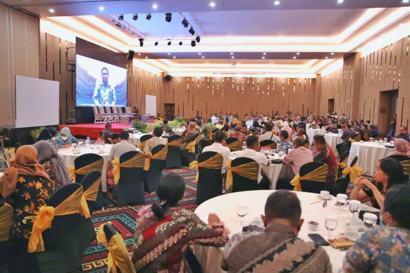 Deputi Sekretaris Jenderal ASEAN untuk komunitas sosial budaya, Ekkaphab Phanthavong saat memberikan sambutan secara daring dalam sesi, International Conference on Sustainable Rural Development in Border Areas, di Hotel Aston, Kupang, Nusa Tenggara Timur, Jumat (13/1/2023) pagi.