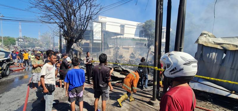 Lima Kios dan Warung di Oesapa Hangus Dilalap Si Jago Merah