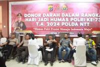 Bidang Humas Polda NTT memperingati Hari Ulang Tahun (HUT) ke-73 Humas Polri dengan menggelar donor darah bersama Palang Merah Indonesia (PMI) Provinsi NTT di Mapolda NTT, Selasa (29/10/2024)