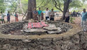 Ritual adat damaikan konflik warga Desa Jenilu dan Kenebibi, Kecamatan Kakuluk Mesak, Kabupaten Belu perbatasan RI-RDTL, Rabu (31/10/2024).